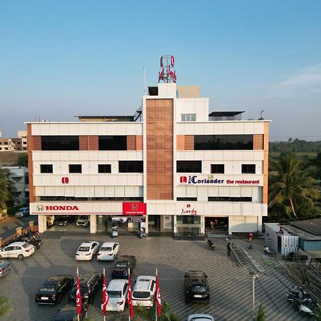 Lords Eco Inn Navsari Экстерьер фото