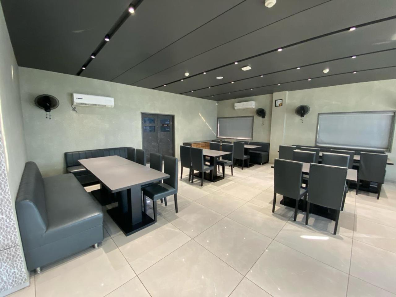 Lords Eco Inn Navsari Экстерьер фото