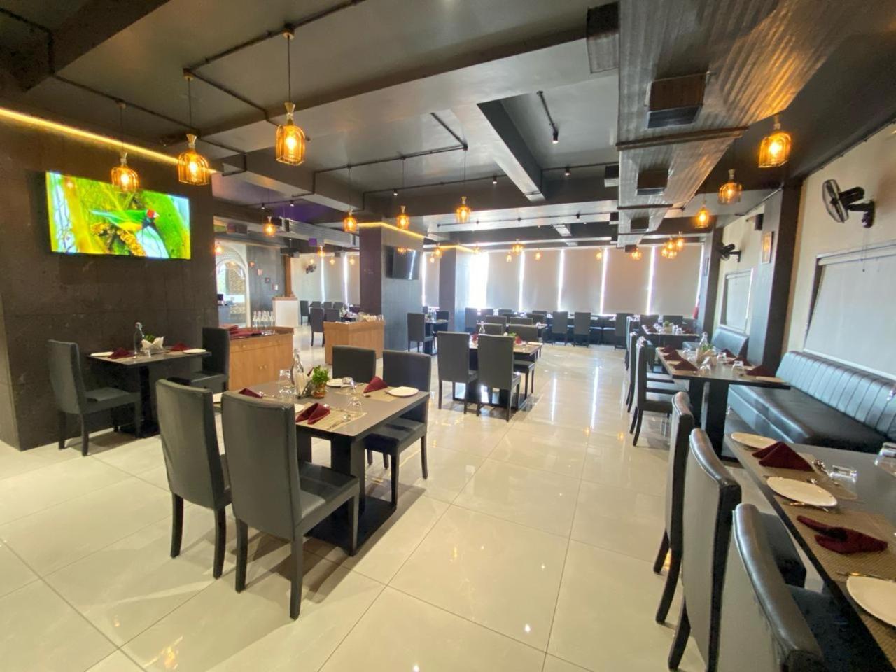 Lords Eco Inn Navsari Экстерьер фото
